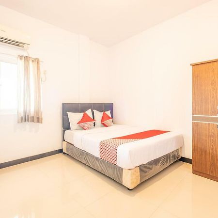 Oyo 863 Tenacity Guest House Syariah Cirebon Luaran gambar