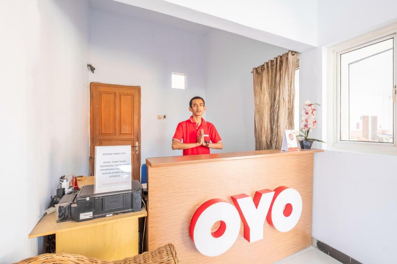 Oyo 863 Tenacity Guest House Syariah Cirebon Luaran gambar
