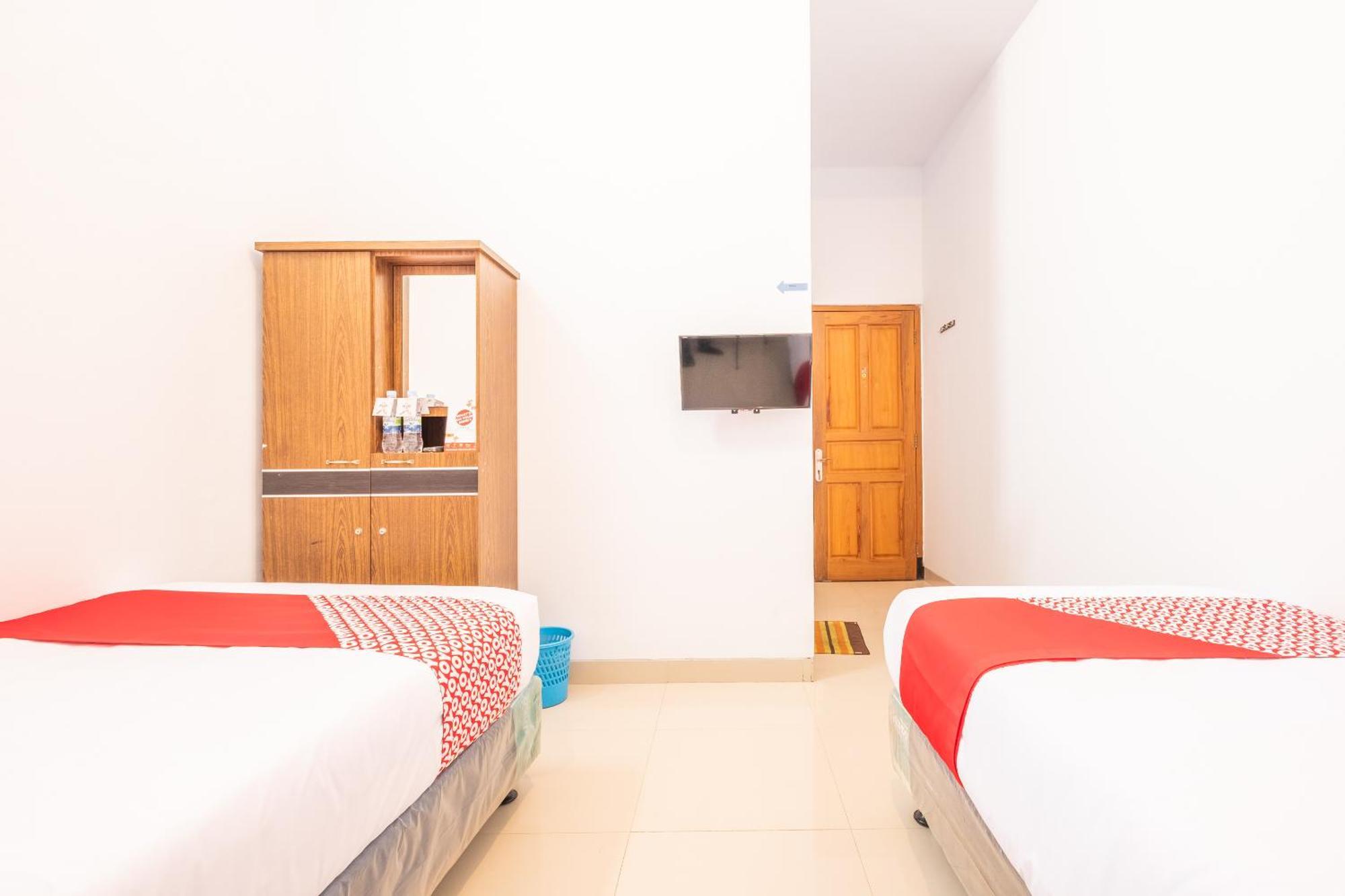 Oyo 863 Tenacity Guest House Syariah Cirebon Luaran gambar