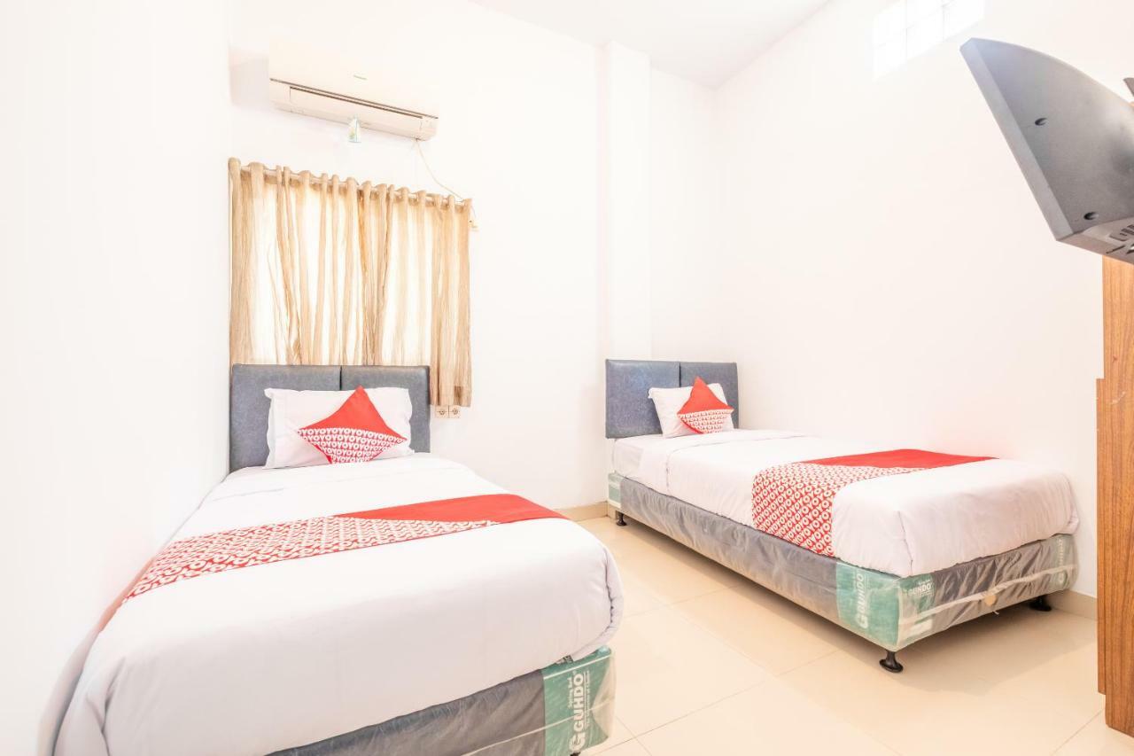 Oyo 863 Tenacity Guest House Syariah Cirebon Luaran gambar