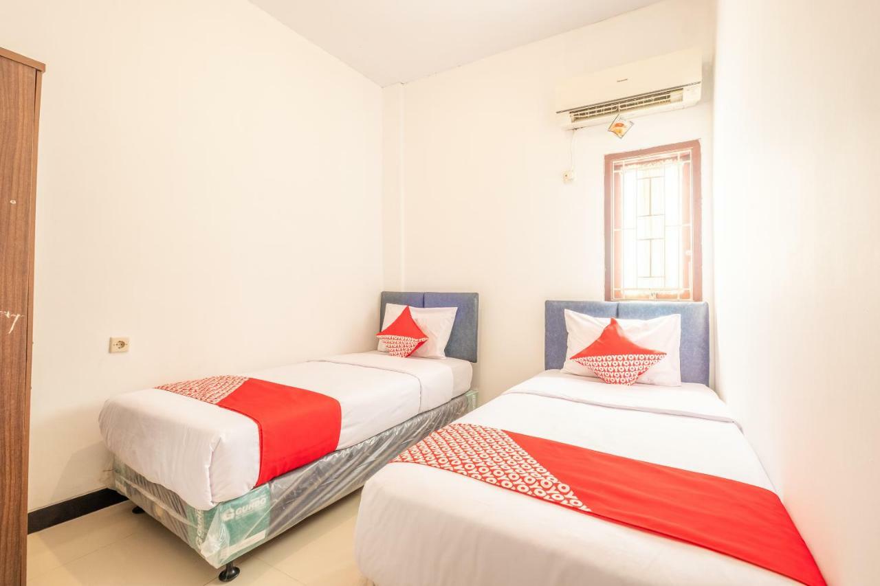 Oyo 863 Tenacity Guest House Syariah Cirebon Luaran gambar