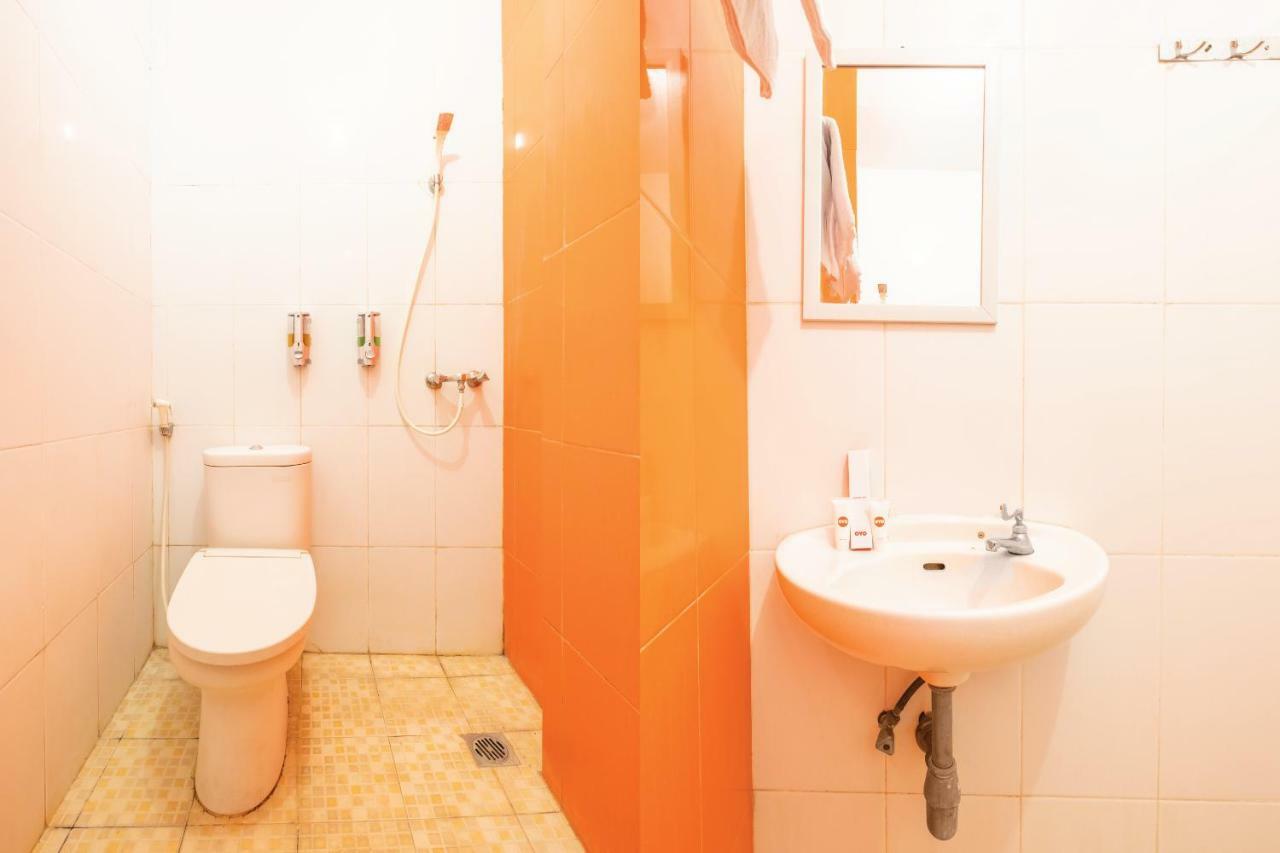 Oyo 863 Tenacity Guest House Syariah Cirebon Luaran gambar