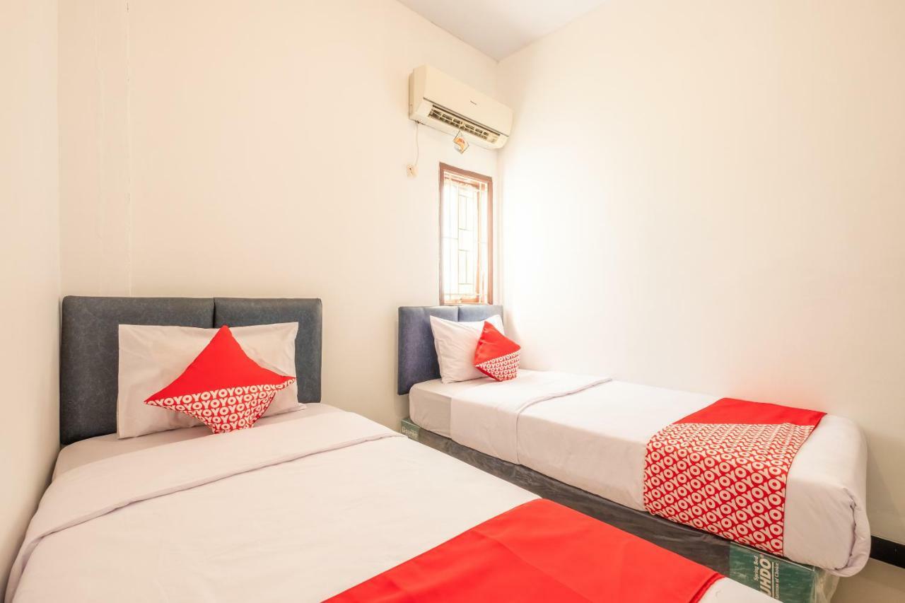 Oyo 863 Tenacity Guest House Syariah Cirebon Luaran gambar