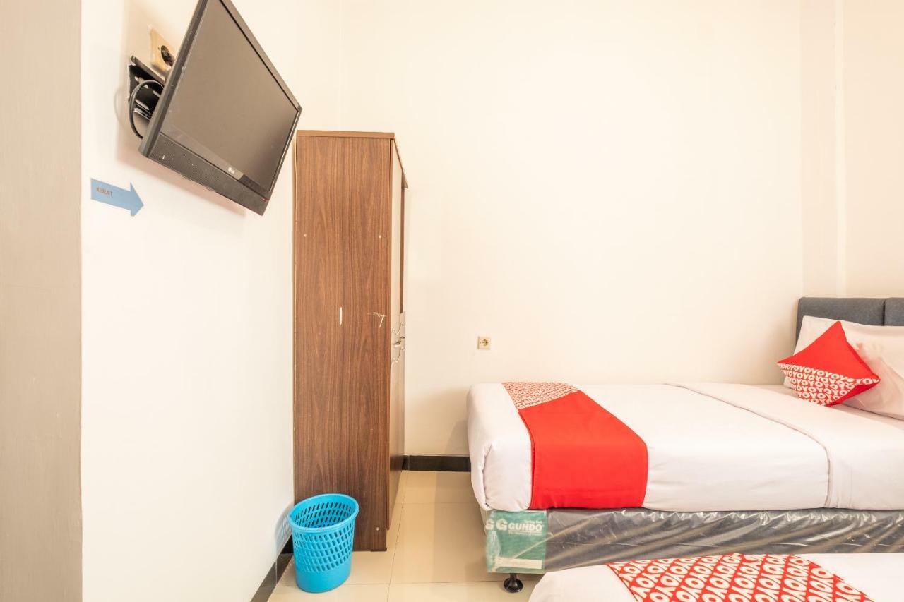 Oyo 863 Tenacity Guest House Syariah Cirebon Luaran gambar