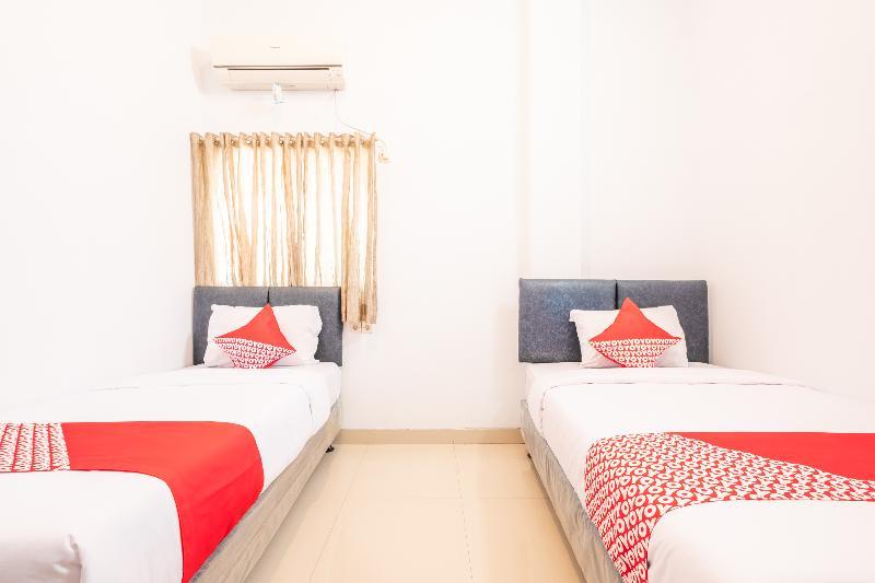 Oyo 863 Tenacity Guest House Syariah Cirebon Luaran gambar